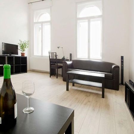 Apartment Andrassy Boedapest Buitenkant foto